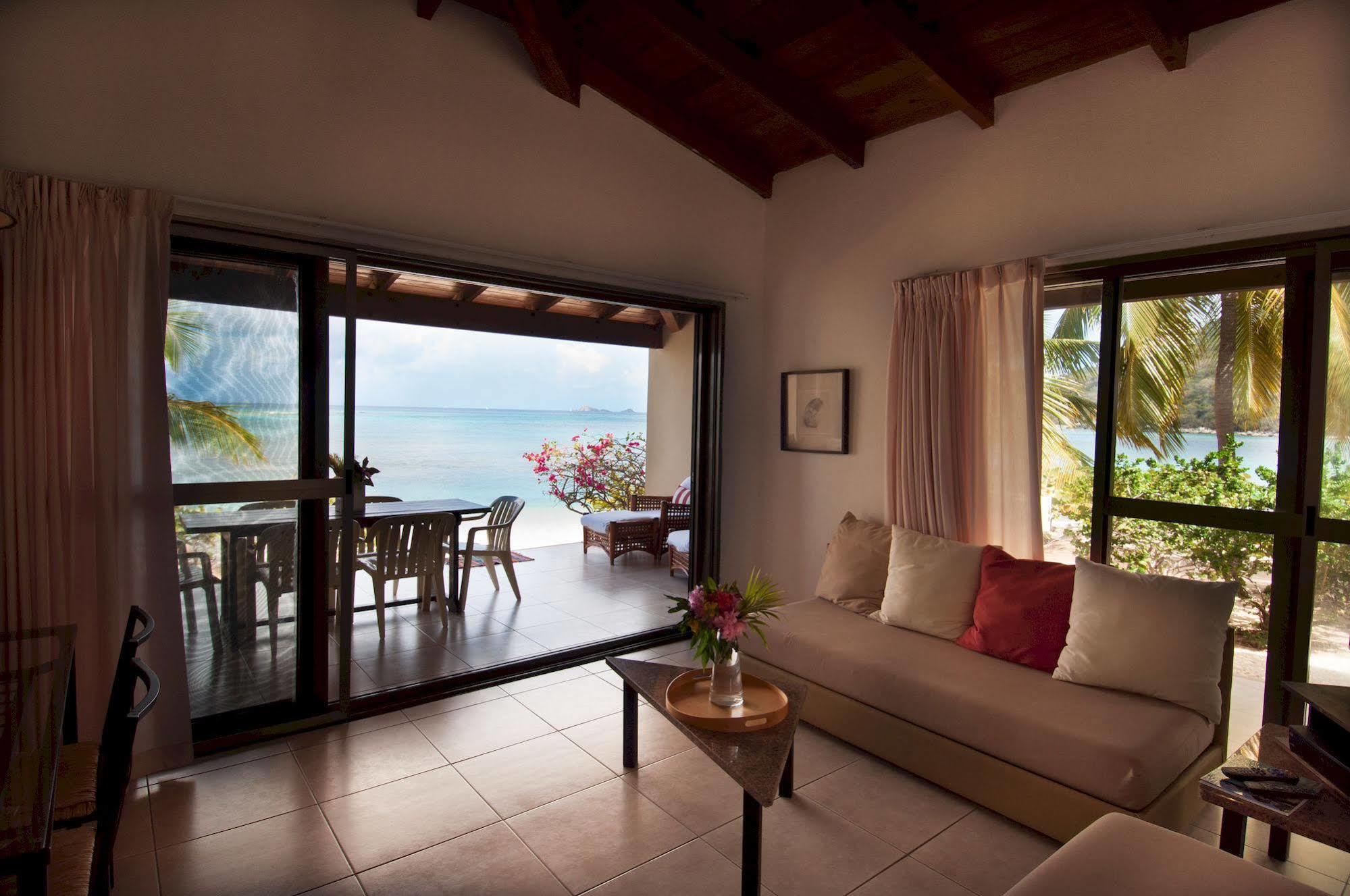 Mango Bay Resort スパニッシュタウン エクステリア 写真