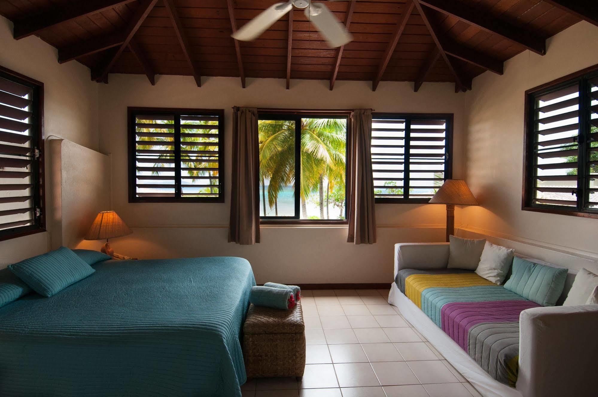 Mango Bay Resort スパニッシュタウン エクステリア 写真