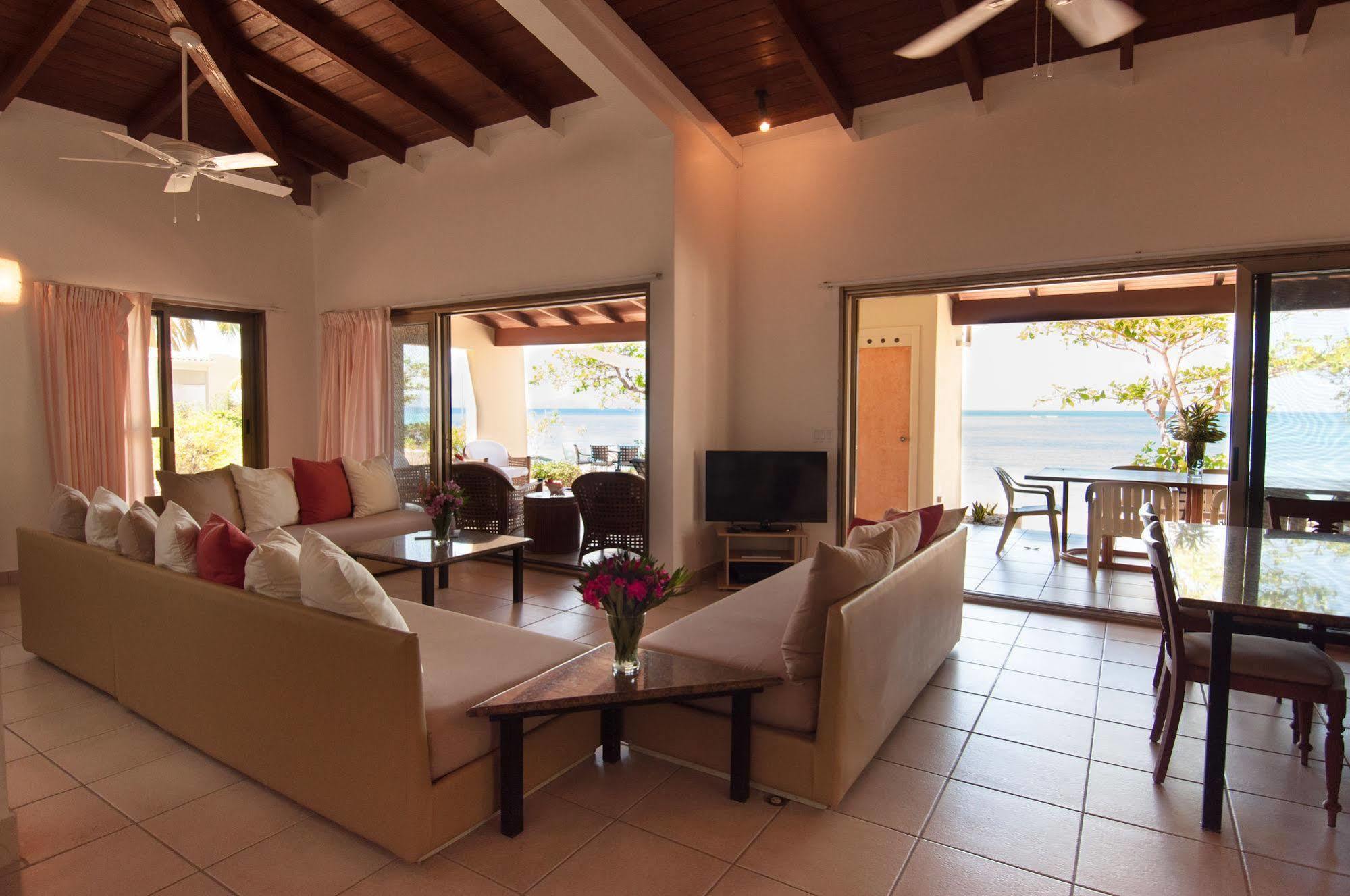 Mango Bay Resort スパニッシュタウン エクステリア 写真