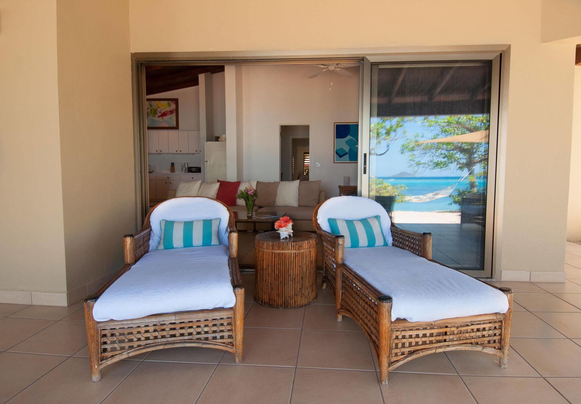 Mango Bay Resort スパニッシュタウン エクステリア 写真